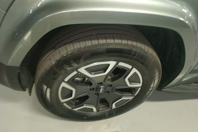 Used Formula Leopard Titanium 7 2025 Model 200 km Two-Wheel Drive Max Edition Left Front Wheel Hub
