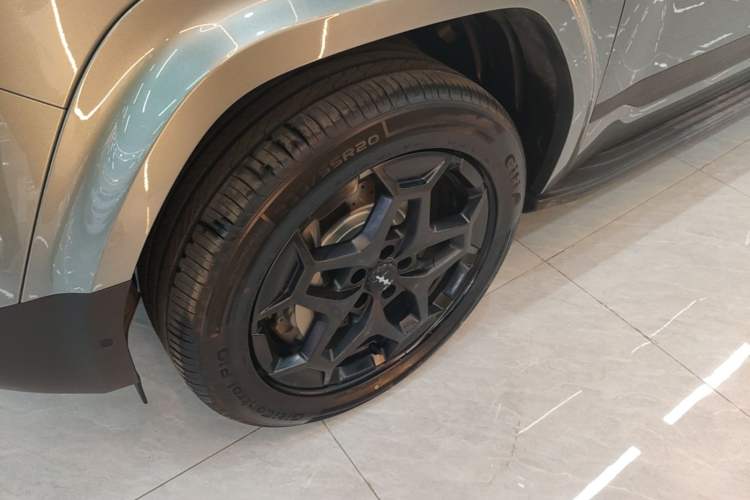 Used Formula Leopard Titanium 7 2025 Model 190 km Four-Wheel Drive Ultra Edition Left Front Wheel Hub