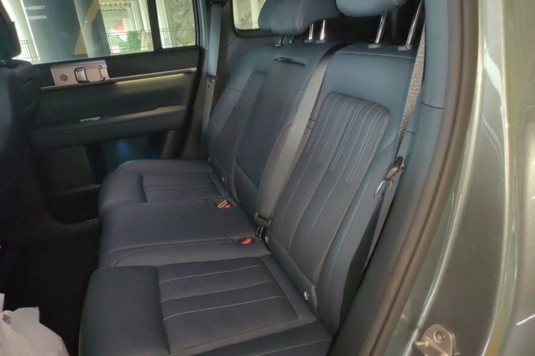Used Formula Leopard Titanium 7 2025 Model 190 km Four-Wheel Drive Ultra Edition Left Rear Seat