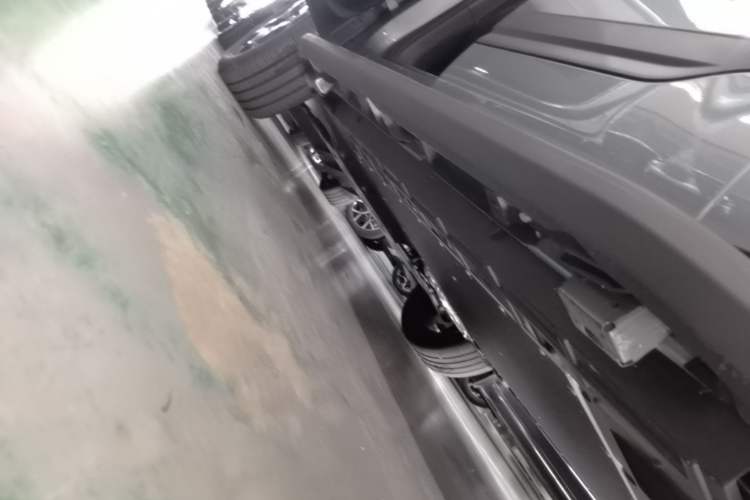 Used Formula Leopard Titanium 7 2025 Model 190 km Four-Wheel Drive Ultra Edition Left Side Sill