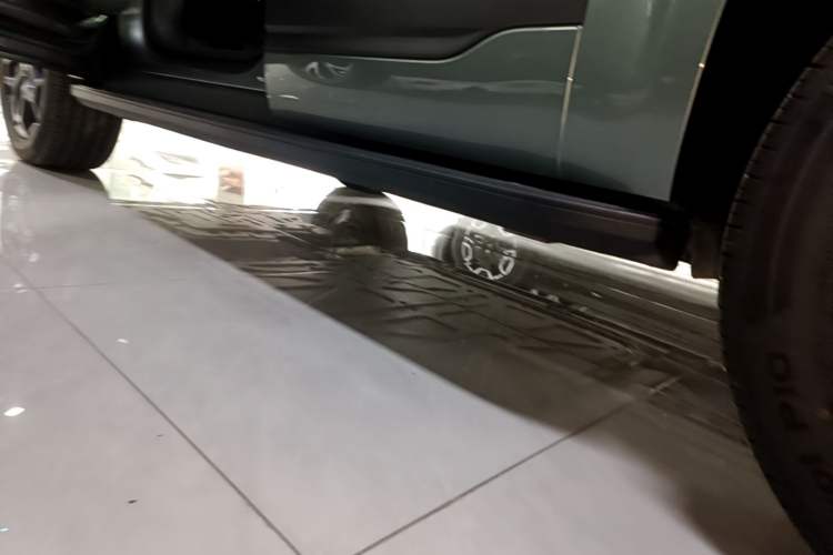Used Formula Leopard Titanium 7 2025 Model 190 km Four-Wheel Drive Ultra Edition Left Side Sill