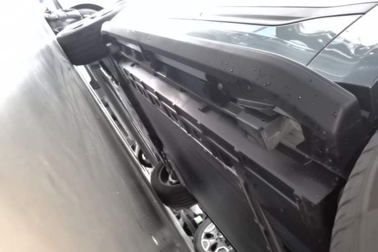 Used Formula Leopard Titanium 7 2025 Model 190 km Four-Wheel Drive Ultra Edition Left Side Sill