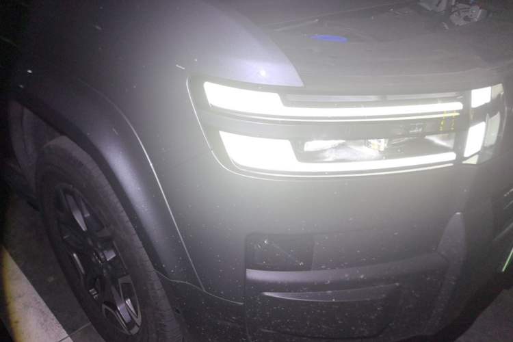 Used Formula Leopard Titanium 7 2025 Model 200 km Two-Wheel Drive Max Edition Right Front Headlight