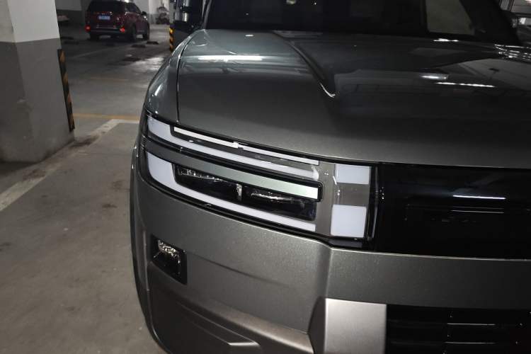 Used Formula Leopard Titanium 7 2025 Model 190 km Four-Wheel Drive Ultra Edition Right Front Headlight