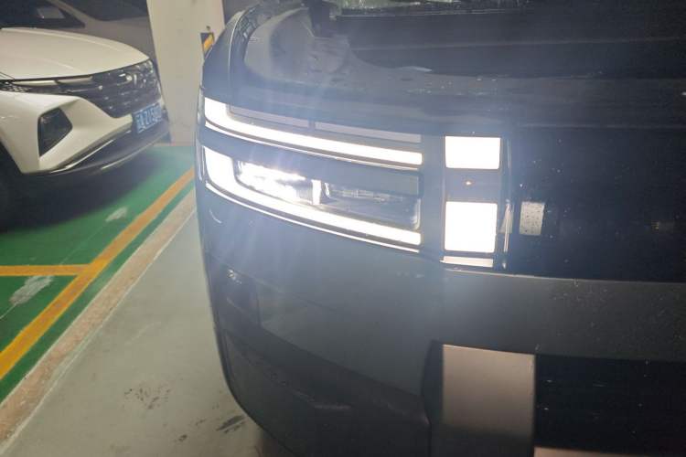 Used Formula Leopard Titanium 7 2025 Model 190 km Four-Wheel Drive Ultra Edition Right Front Headlight