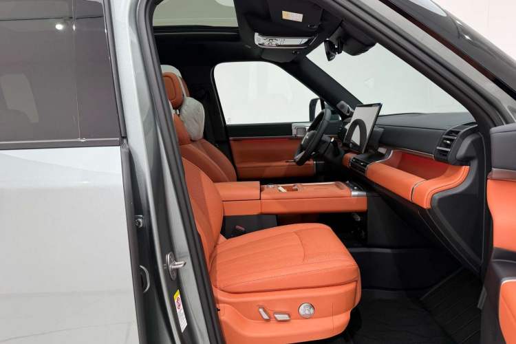 Used Formula Leopard Titanium 7 2025 Model 190 km Four-Wheel Drive Ultra Edition Right Front Seat