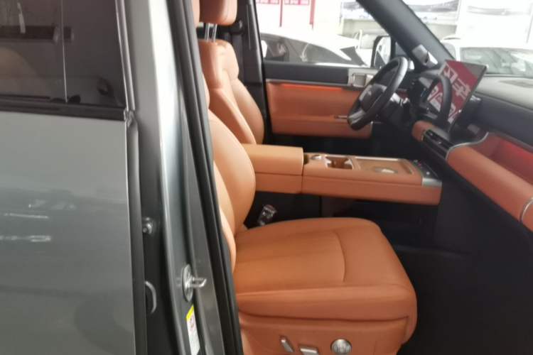 Used Formula Leopard Titanium 7 2025 Model 200 km Two-Wheel Drive Max Edition Right Front Seat