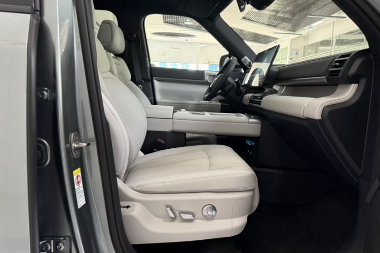 Used Formula Leopard Titanium 7 2025 Model 190 km Four-Wheel Drive Ultra Edition Right Front Seat