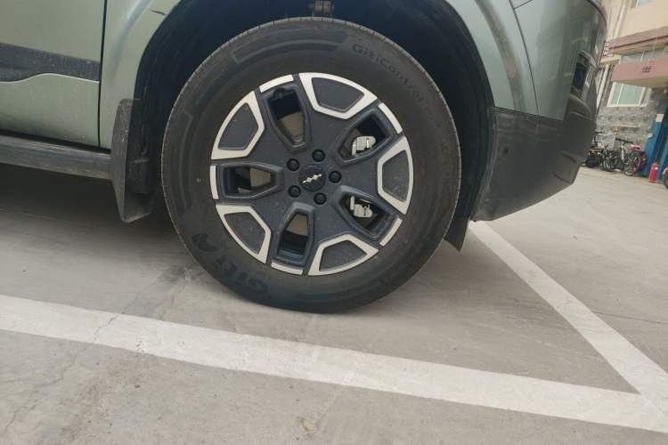 Used Formula Leopard Titanium 7 2025 Model 200 km Two-Wheel Drive Max Edition Right Front Wheel Hub