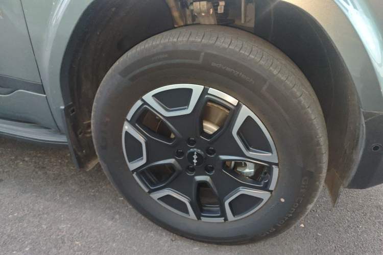 Used Formula Leopard Titanium 7 2025 Model 200 km Two-Wheel Drive Max Edition Right Front Wheel Hub
