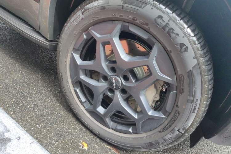 Used Formula Leopard Titanium 7 2025 Model 190 km Four-Wheel Drive Ultra Edition Right Front Wheel Hub