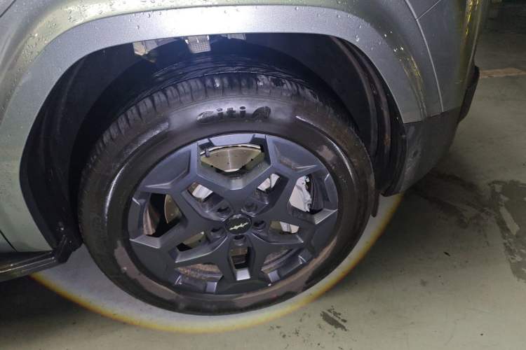 Used Formula Leopard Titanium 7 2025 Model 190 km Four-Wheel Drive Ultra Edition Right Front Wheel Hub