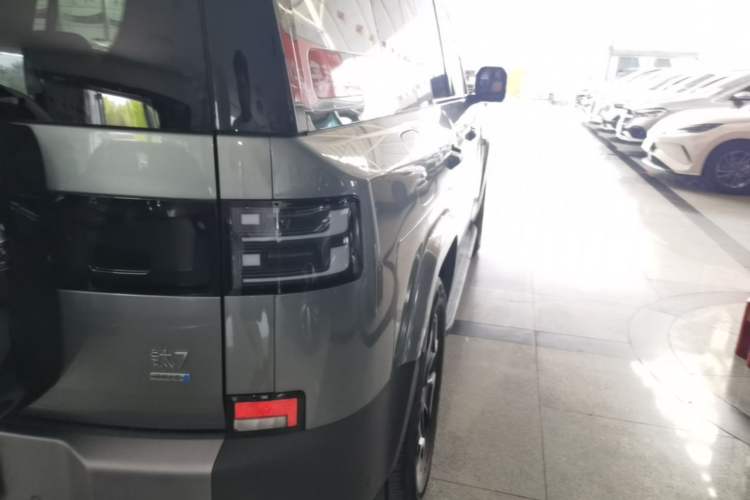 Used Formula Leopard Titanium 7 2025 Model 200 km Two-Wheel Drive Max Edition Right Rear Taillight