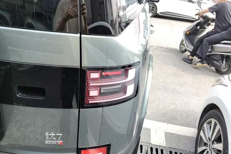 Used Formula Leopard Titanium 7 2025 Model 190 km Four-Wheel Drive Ultra Edition Right Rear Taillight