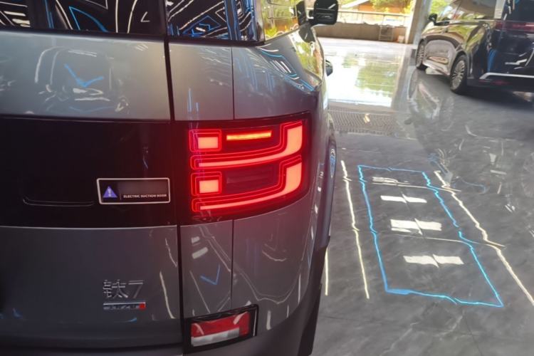 Used Formula Leopard Titanium 7 2025 Model 190 km Four-Wheel Drive Ultra Edition Right Rear Taillight