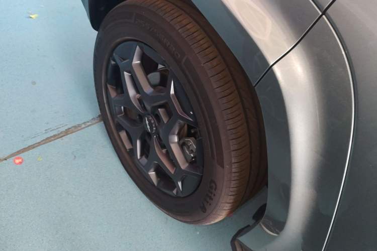 Used Formula Leopard Titanium 7 2025 Model 190 km Four-Wheel Drive Ultra Edition Right Rear Wheel Hub