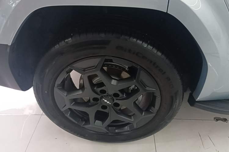 Used Formula Leopard Titanium 7 2025 Model 190 km Four-Wheel Drive Ultra Edition Right Rear Wheel Hub