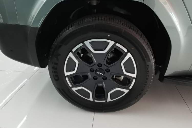 Used Formula Leopard Titanium 7 2025 Model 190 km Four-Wheel Drive Max Edition Right Rear Wheel Hub