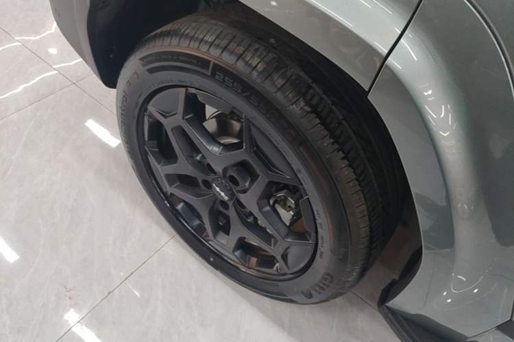 Used Formula Leopard Titanium 7 2025 Model 190 km Four-Wheel Drive Ultra Edition Right Rear Wheel Hub