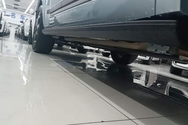 Used Formula Leopard Titanium 7 2025 Model 190 km Four-Wheel Drive Ultra Edition Right Side Sill