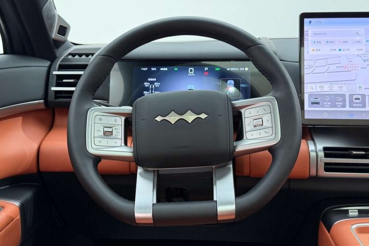Used Formula Leopard Titanium 7 2025 Model 190 km Four-Wheel Drive Ultra Edition Steering Wheel