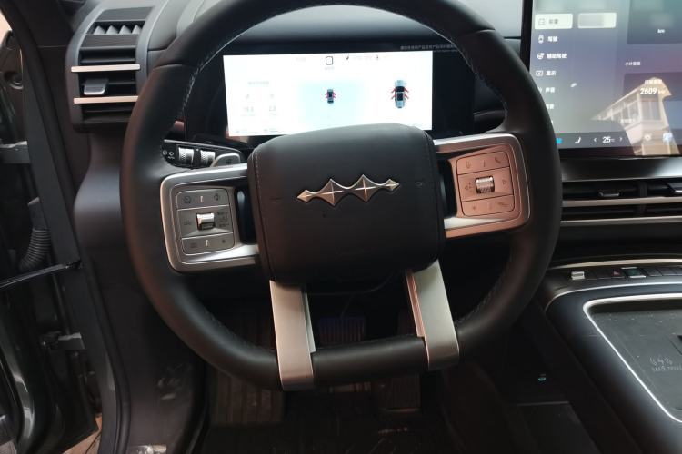 Used Formula Leopard Titanium 7 2025 Model 200 km Two-Wheel Drive Max Edition Steering Wheel