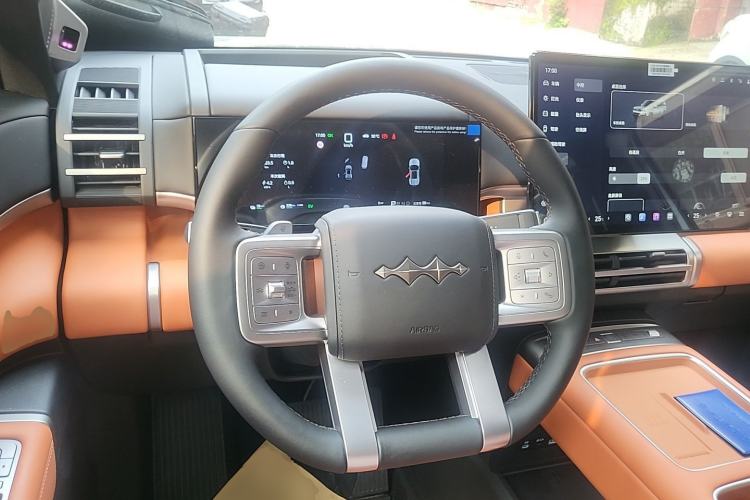 Used Formula Leopard Titanium 7 2025 Model 190 km Four-Wheel Drive Ultra Edition Steering Wheel