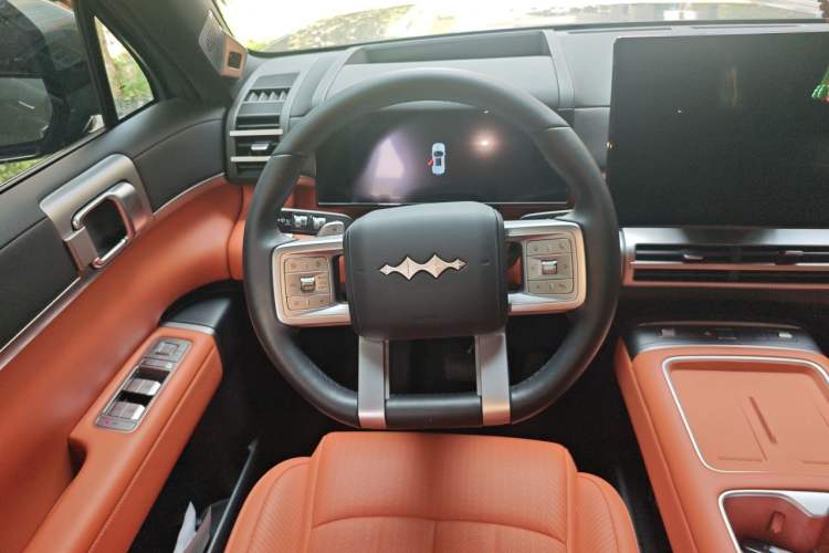 Used Formula Leopard Titanium 7 2025 Model 190 km Four-Wheel Drive Ultra Edition Steering Wheel