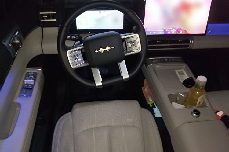 Used Formula Leopard Titanium 7 2025 Model 190 km Four-Wheel Drive Ultra Edition Steering Wheel