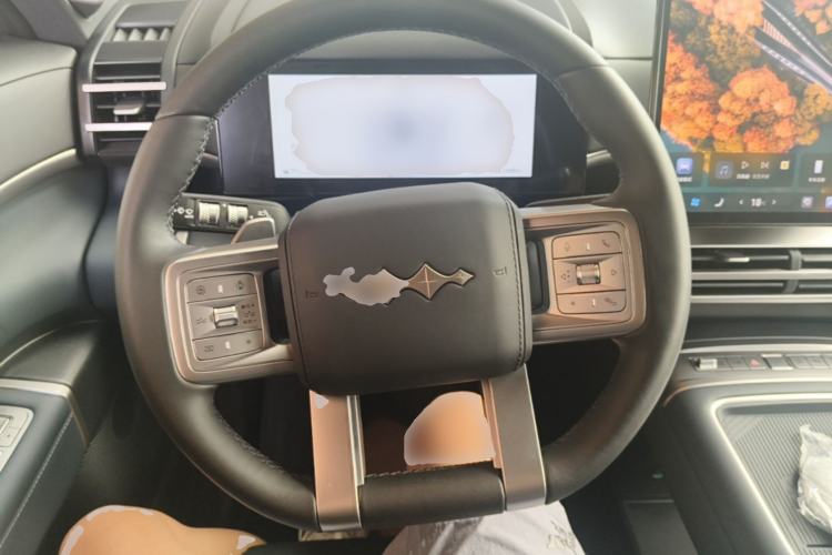 Used Formula Leopard Titanium 7 2025 Model 190 km Four-Wheel Drive Ultra Edition Steering Wheel