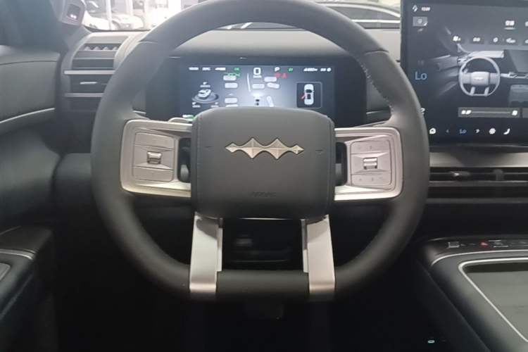 Used Formula Leopard Titanium 7 2025 Model 190 km Four-Wheel Drive Ultra Edition Steering Wheel