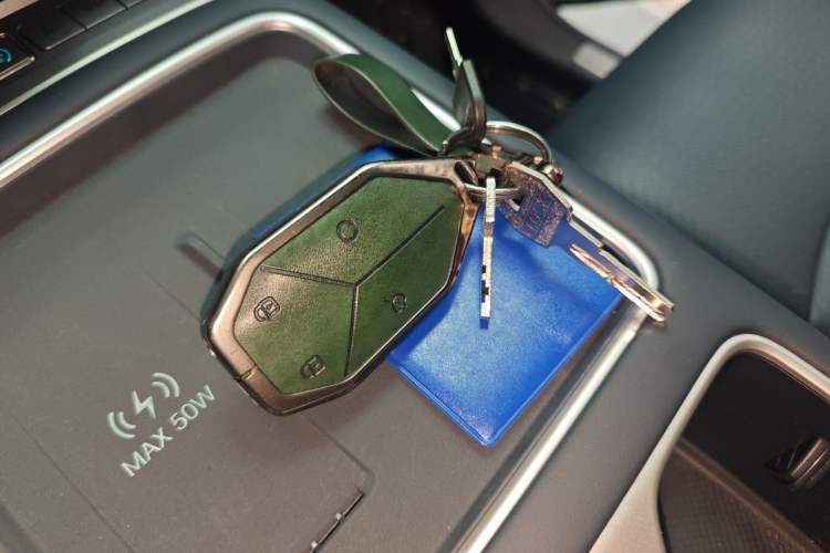 Used Formula Leopard Titanium 7 2025 Model 190 km Four-Wheel Drive Ultra Edition Vehicle Key