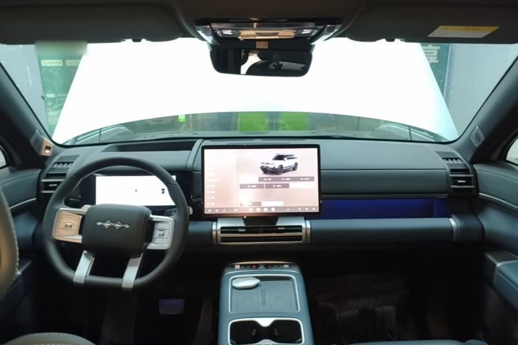 Used Formula Leopard Titanium 7 2025 Model 190 km Four-Wheel Drive Ultra Edition Center Console