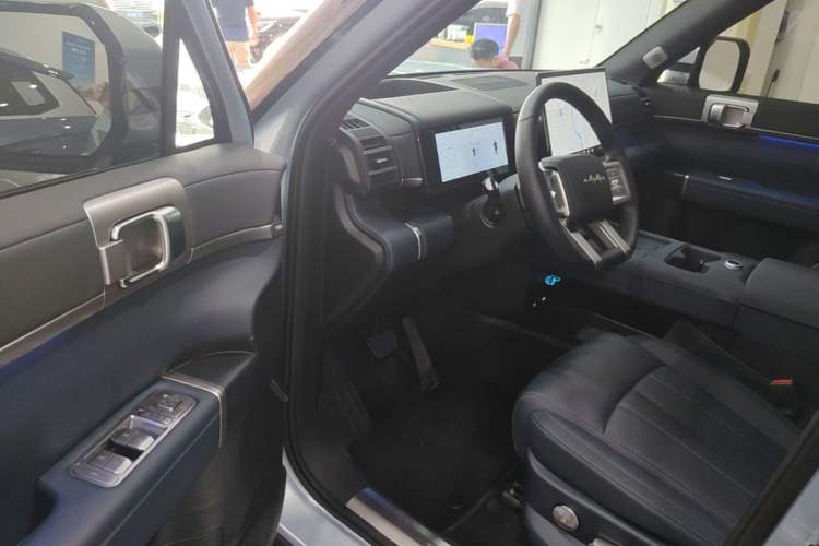 Used Formula Leopard Titanium 7 2025 Model 190 km Four-Wheel Drive Ultra Edition Driver Seat