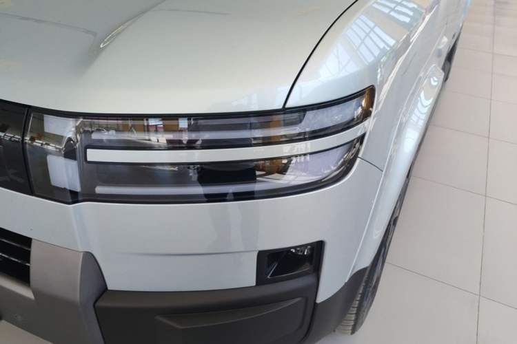 Used Formula Leopard Titanium 7 2025 Model 190 km Four-Wheel Drive Ultra Edition Left Front Headlight