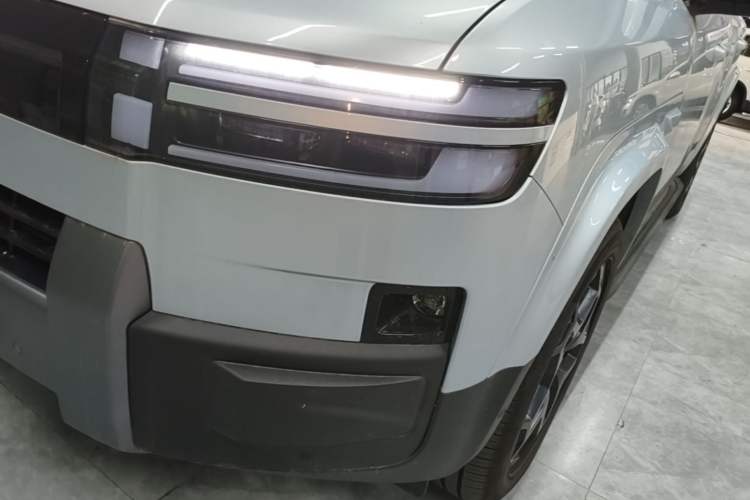 Used Formula Leopard Titanium 7 2025 Model 190 km Four-Wheel Drive Ultra Edition Left Front Headlight
