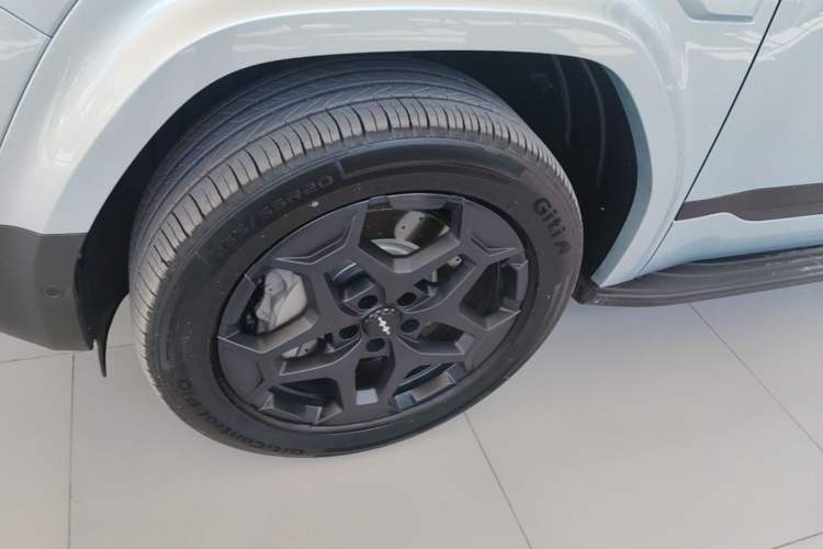 Used Formula Leopard Titanium 7 2025 Model 190 km Four-Wheel Drive Ultra Edition Left Front Wheel Hub