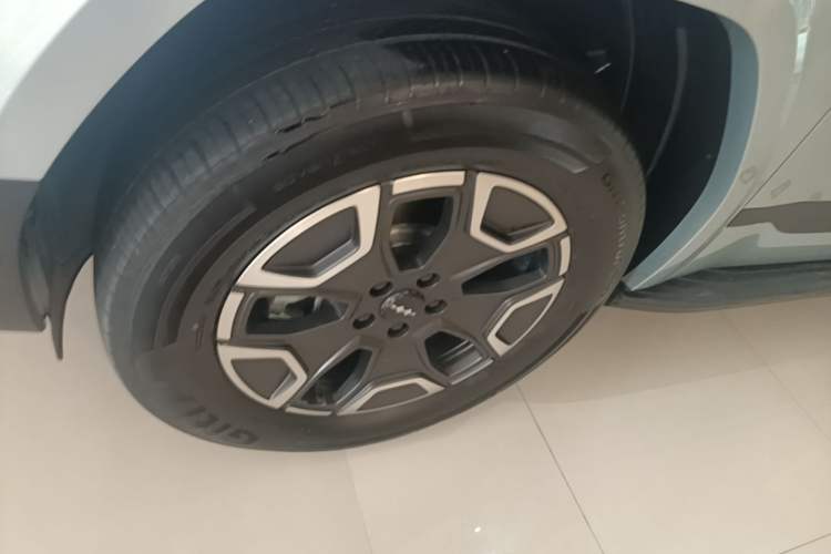Used Formula Leopard Titanium 7 2025 Model 200 km Two-Wheel Drive Max Edition Left Front Wheel Hub