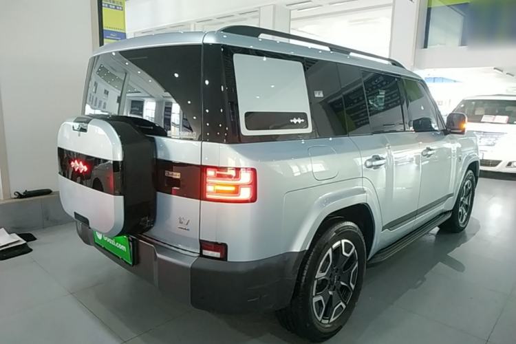 Used Formula Leopard Titanium 7 2025 Model 200 km Two-Wheel Drive Max Edition Rear Right 45 Deg