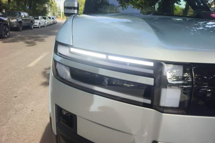 Used Formula Leopard Titanium 7 2025 Model 200 km Two-Wheel Drive Max Edition Right Front Headlight