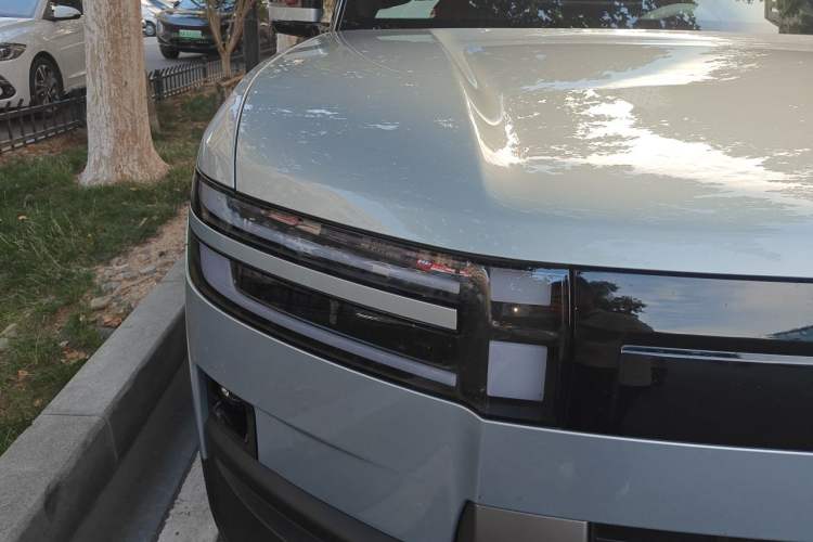 Used Formula Leopard Titanium 7 2025 Model 200 km Two-Wheel Drive Max Edition Right Front Headlight