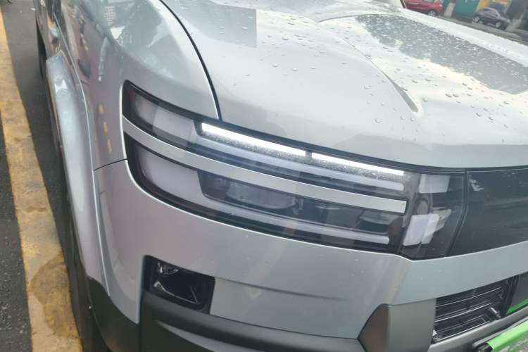 Used Formula Leopard Titanium 7 2025 Model 200 km Two-Wheel Drive Max Edition Right Front Headlight