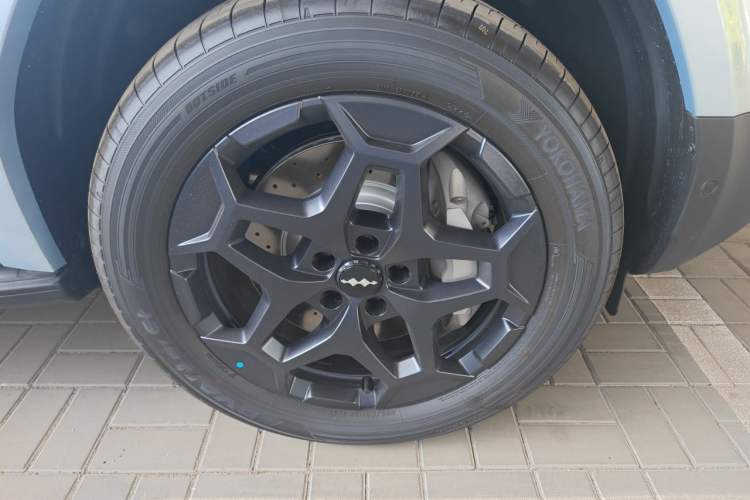Used Formula Leopard Titanium 7 2025 Model 190 km Four-Wheel Drive Ultra Edition Right Front Wheel Hub