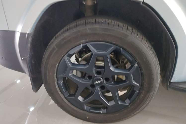 Used Formula Leopard Titanium 7 2025 Model 190 km Four-Wheel Drive Ultra Edition Right Rear Wheel Hub