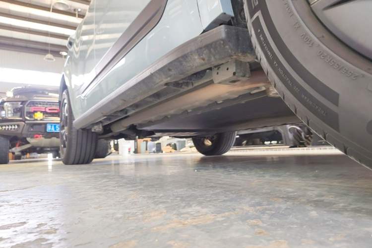 Used Formula Leopard Titanium 7 2025 Model 190 km Four-Wheel Drive Ultra Edition Right Side Sill