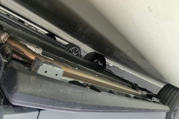 Used Formula Leopard Titanium 7 2025 Model 190 km Four-Wheel Drive Ultra Edition Right Side Sill