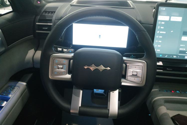 Used Formula Leopard Titanium 7 2025 Model 200 km Two-Wheel Drive Max Edition Steering Wheel