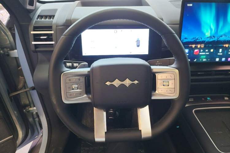 Used Formula Leopard Titanium 7 2025 Model 190 km Four-Wheel Drive Ultra Edition Steering Wheel
