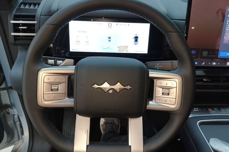Used Formula Leopard Titanium 7 2025 Model 190 km Four-Wheel Drive Ultra Edition Steering Wheel