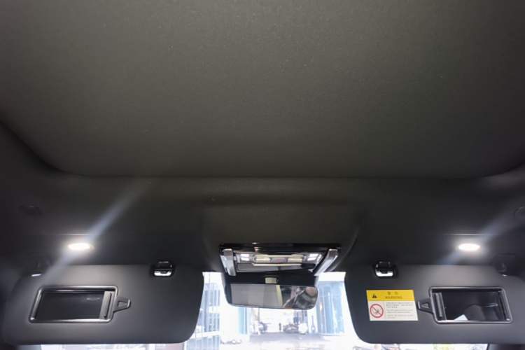 Used Formula Leopard Titanium 7 2025 Model 190 km Four-Wheel Drive Ultra Edition Headliner